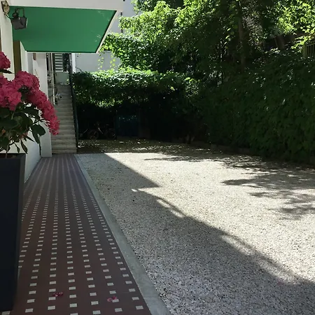 Mirella Ξενοδοχείο